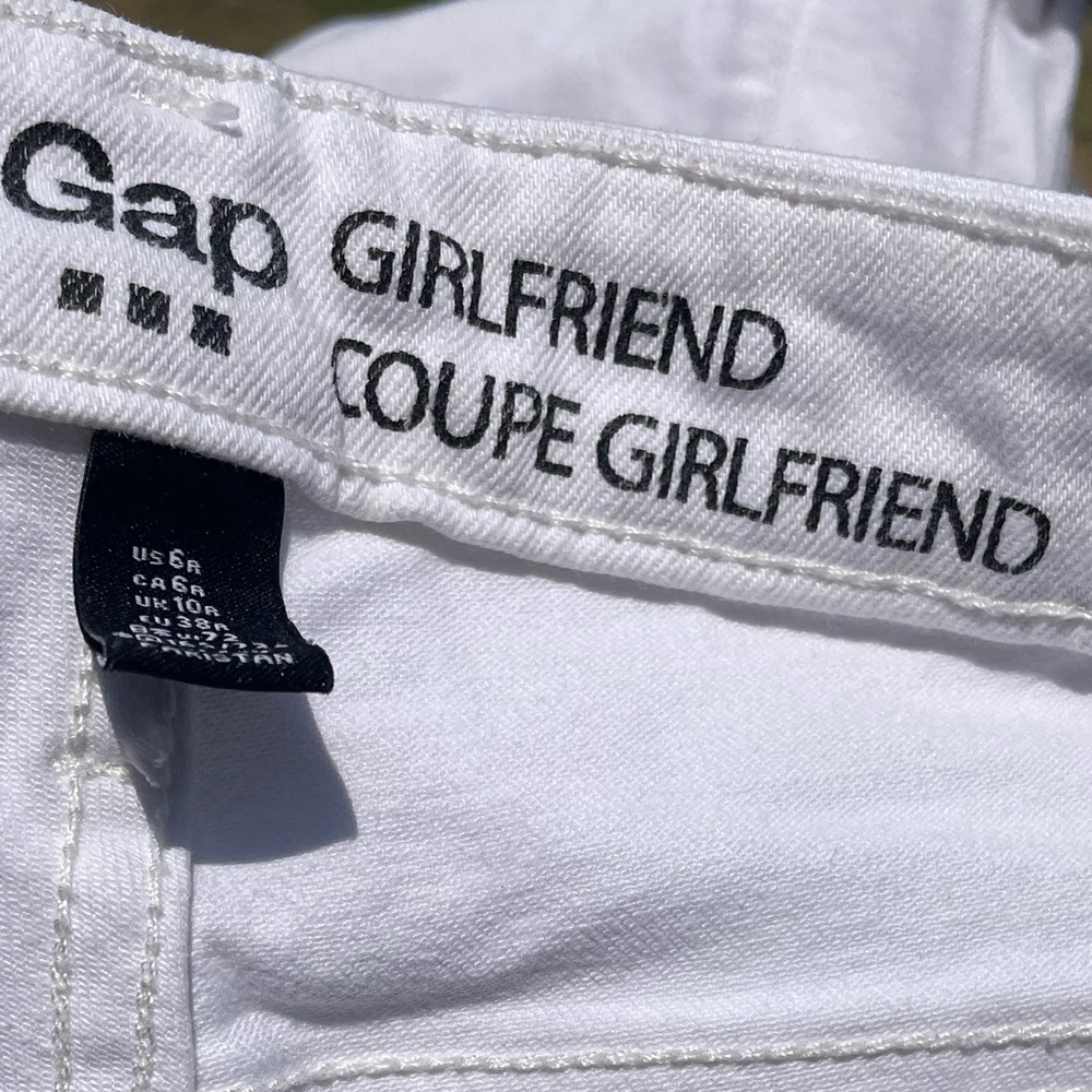 White straight jeans